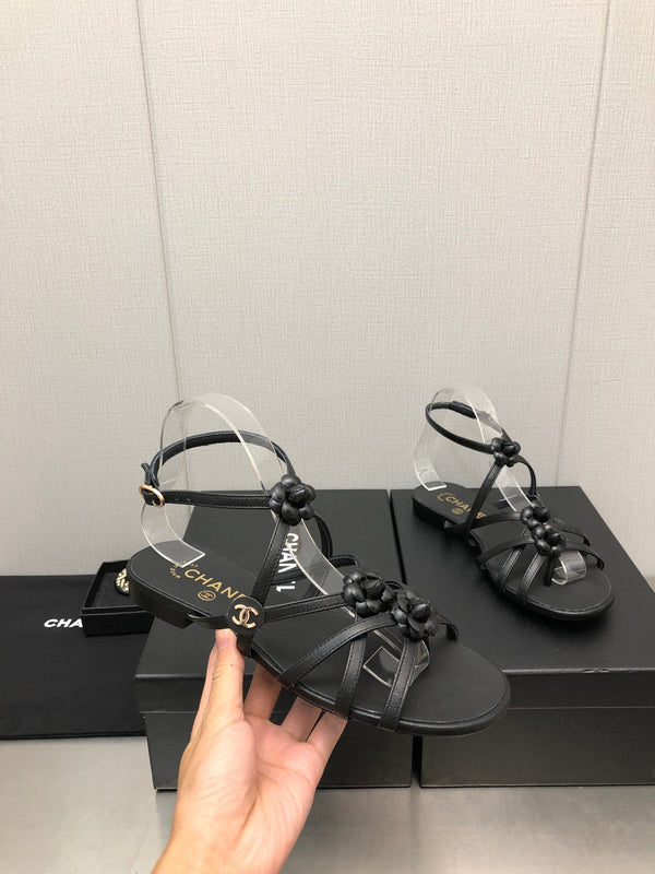 FLORAL FLAT SANDAL IN BLACK LAMBSKIN