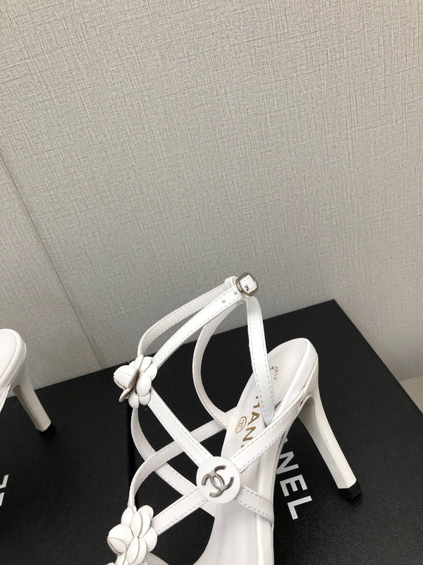 FLORAL HIGH HEEL SANDAL IN WHITE LAMBSKIN