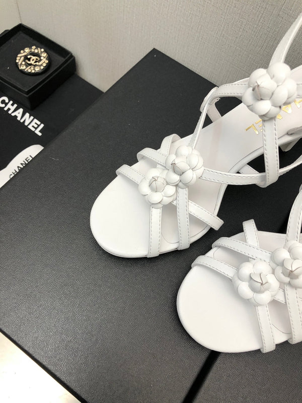 FLORAL HIGH HEEL SANDAL IN WHITE LAMBSKIN