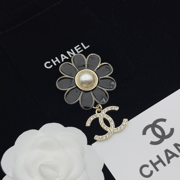 CC Brooch Gold Black 173224