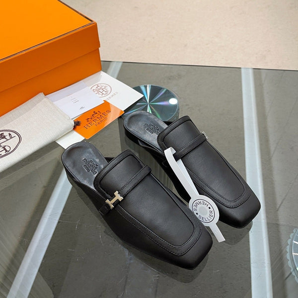 MULE GROUPIE IN PELLE DI AGNELLO NERA