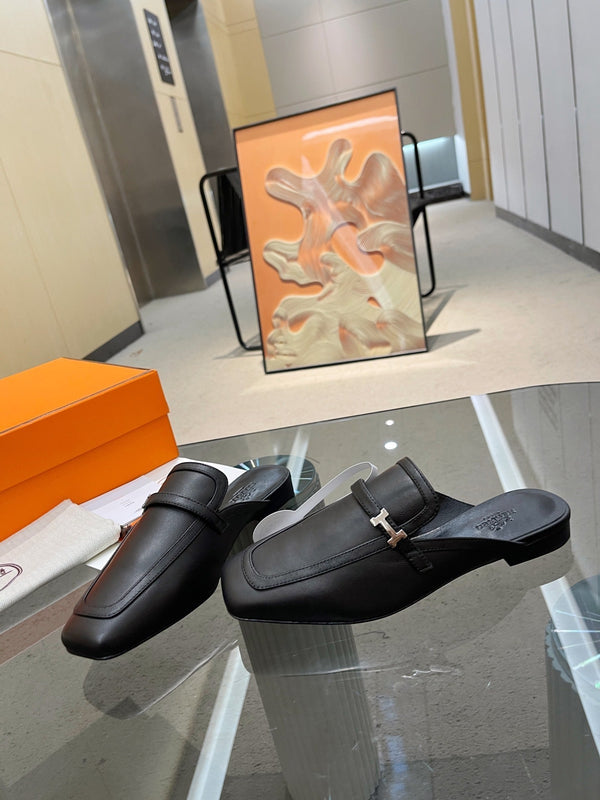 MULE GROUPIE IN PELLE DI AGNELLO NERA