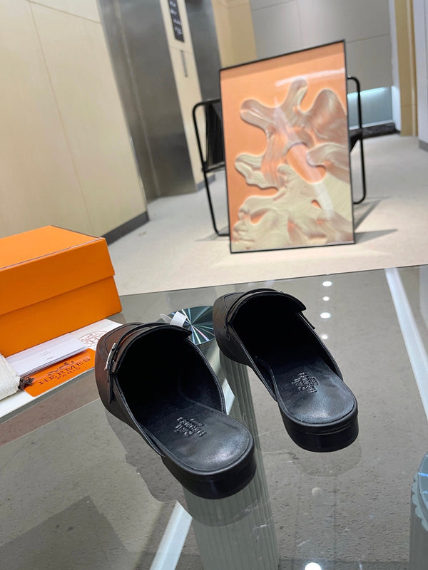 MULE GROUPIE IN PELLE DI AGNELLO NERA