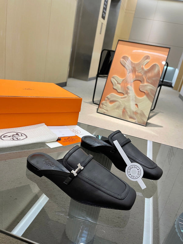 MULE GROUPIE IN PELLE DI AGNELLO NERA