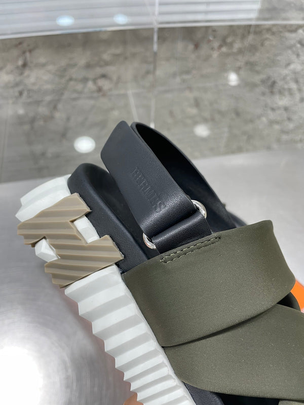 SANDALO ELETTRICO NERO MIX VITELLO ESERCITO SCURO