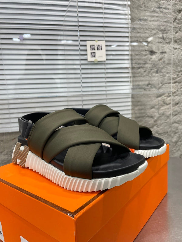 SANDALO ELETTRICO NERO MIX VITELLO ESERCITO SCURO