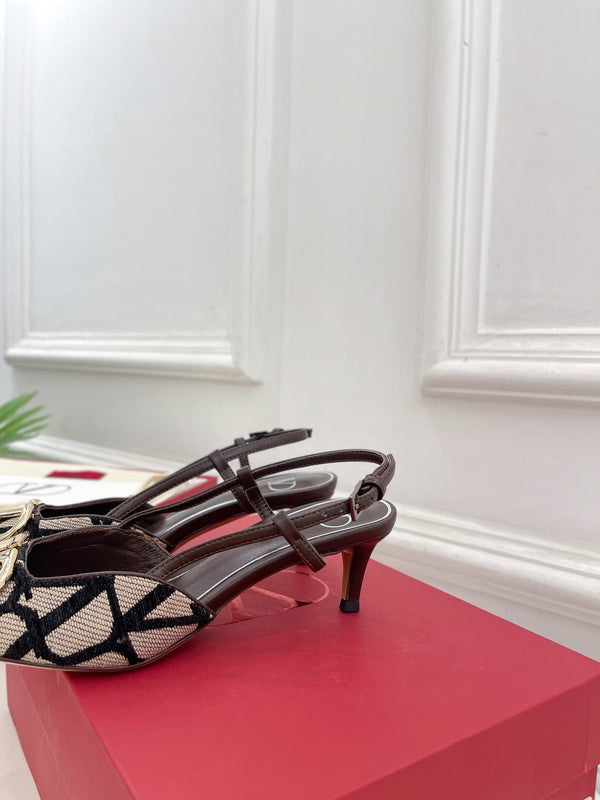 Décolleté con cinturino posteriore Vlogo Signature in tela color cioccolato Iconograph Rafia