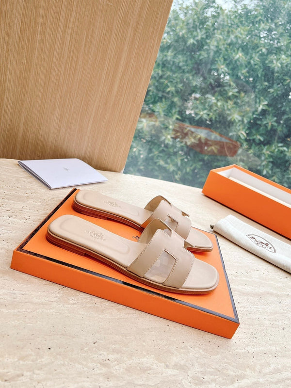 Sandalo HM 25 Oran in pelle di vitello beige chiaro