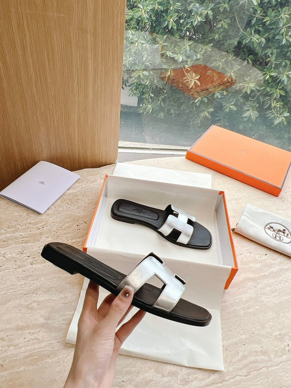 HM 25 Oran Sandal Black Silver Metalic Calfskin