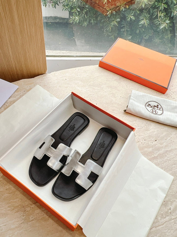 HM 25 Oran Sandal Black Silver Metalic Calfskin