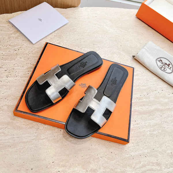 HM 25 Oran Sandal Black Silver Metalic Calfskin