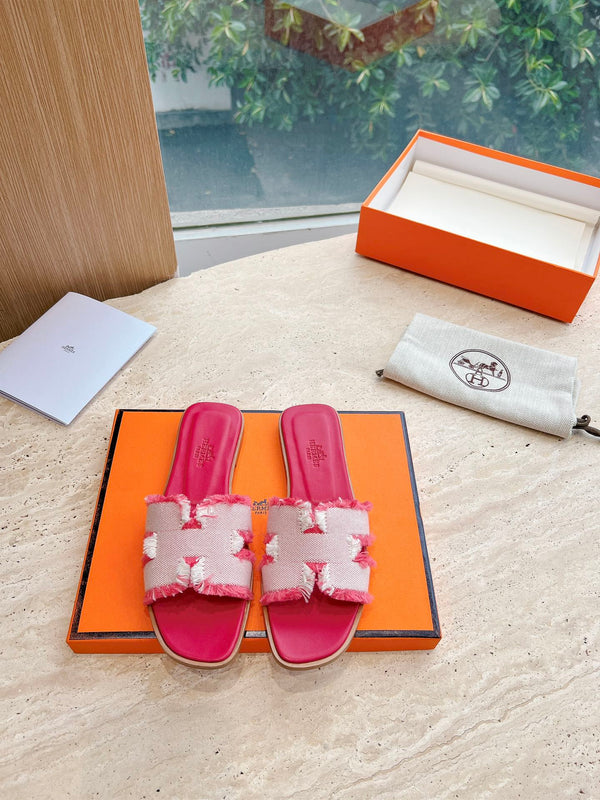 Sandalo HM 25 Oran in pelle di vitello rosso scuro e denim bianco