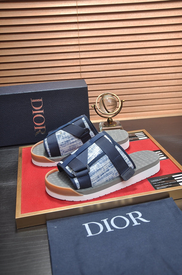 CD ALPHA SANDAL GRAY AND WHITE JACQUARD