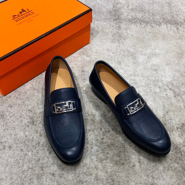 MOCASSINO CON FIBBIA ARGENTO HM IN PELLE DI VITELLO BLU MARINO