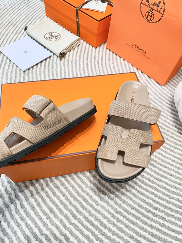 Sandalo HM Cyprus in camoscio beige 963236