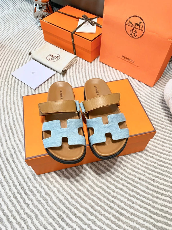 Sandalo HM Cyprus Cloud Blue Mix in pelle di agnello marrone chiaro e denim 963242