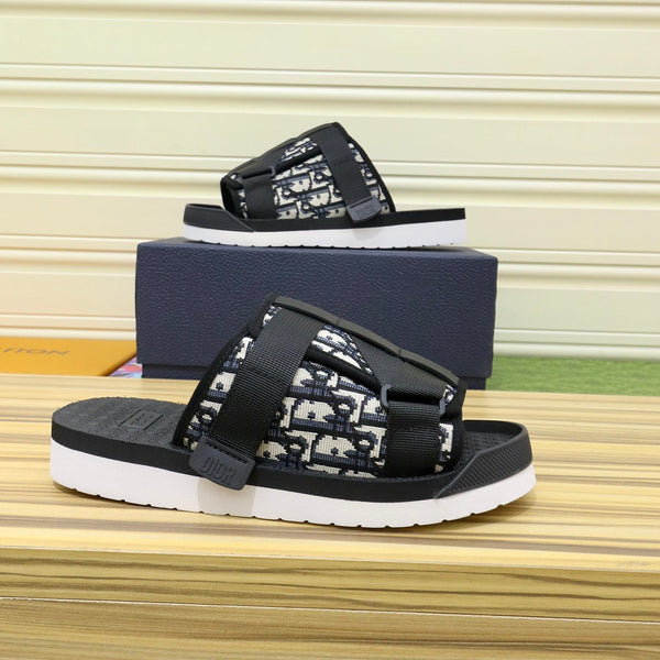 CD ALPHA SANDAL BLACK AND BEIGE JACQUARD