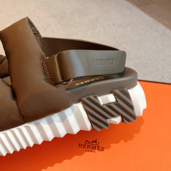 HM ELECTRIC SANDAL BROWN FABRIC AND CALFSKIN