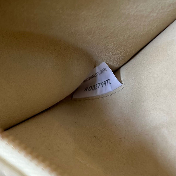 MEDIUM SOLSTICE 44 DARK CREMA LAMBSKIN