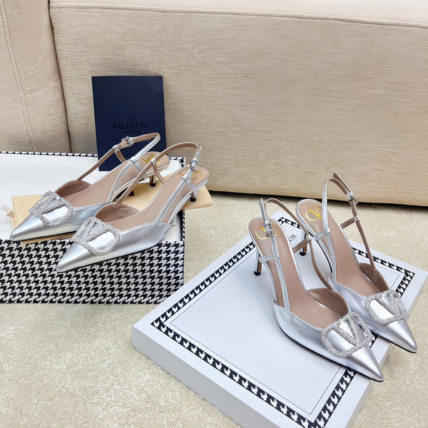 VLOGO SLINGBACK PUMP IN SILVER CALFSKIN LEATHER