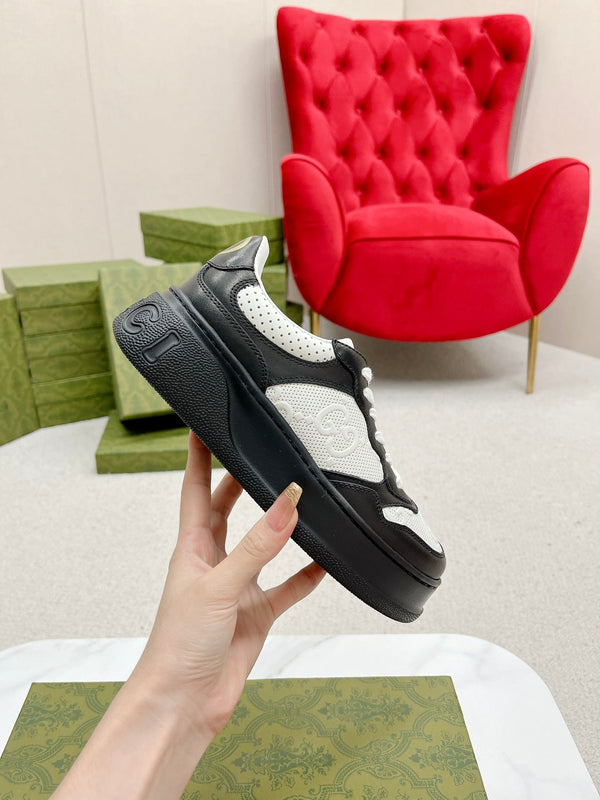 GG EMBOSSED TRAINER BLACK AND WHITE CALFSKIN