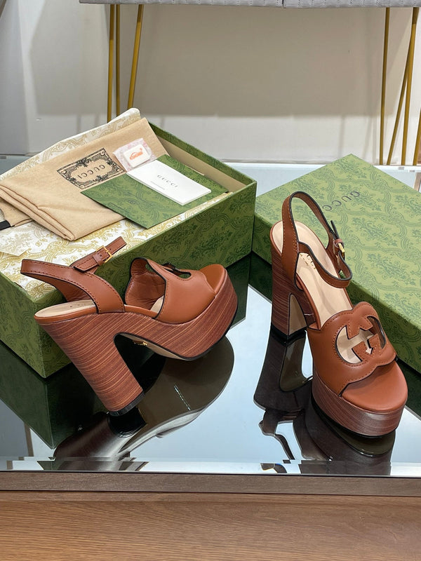 GG 120 INTERLOCKING G SANDAL CARAMEL CALFSKIN