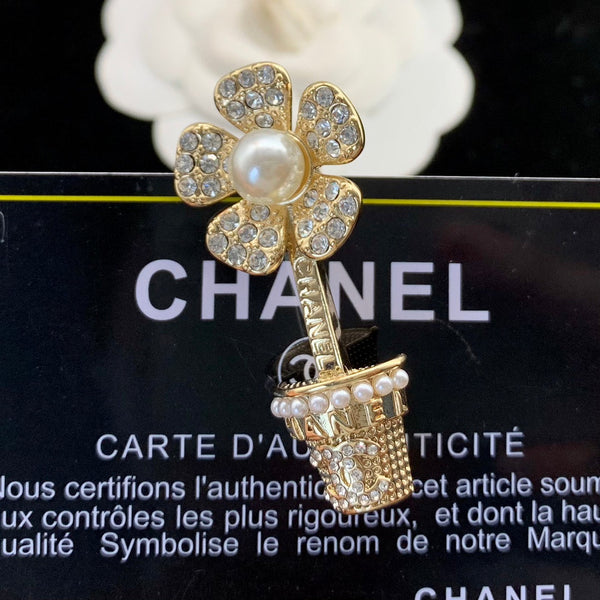 CC Brooch Gold 178143