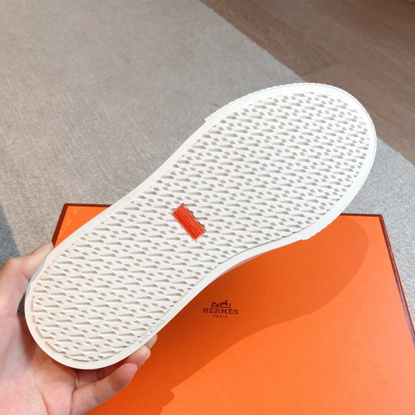 HM GAME SLIP-ON CROCODILE MOTIF SNEAKER NAVY CALFSKIN