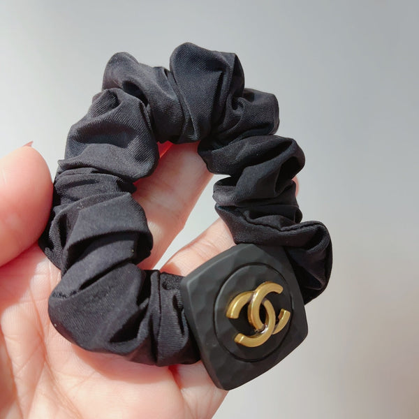 BLACK WRINKLED FABRIC SCRUNCHIE 875869