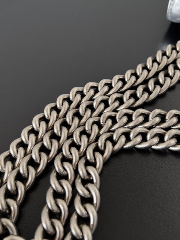 CRUSH CHAINED BAG 32 IN SILVER METALLIC QUILTED CRUSHED CALFSKIN