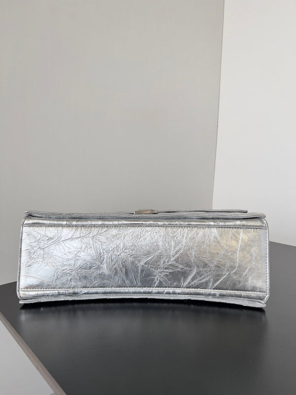CRUSH CHAINED BAG 32 IN SILVER METALLIC QUILTED CRUSHED CALFSKIN