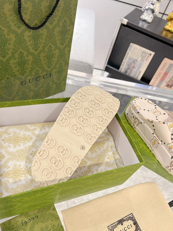 GC 25 Interlocking G 50mm Slide Sandal Monogram Beige Cowhide 292389