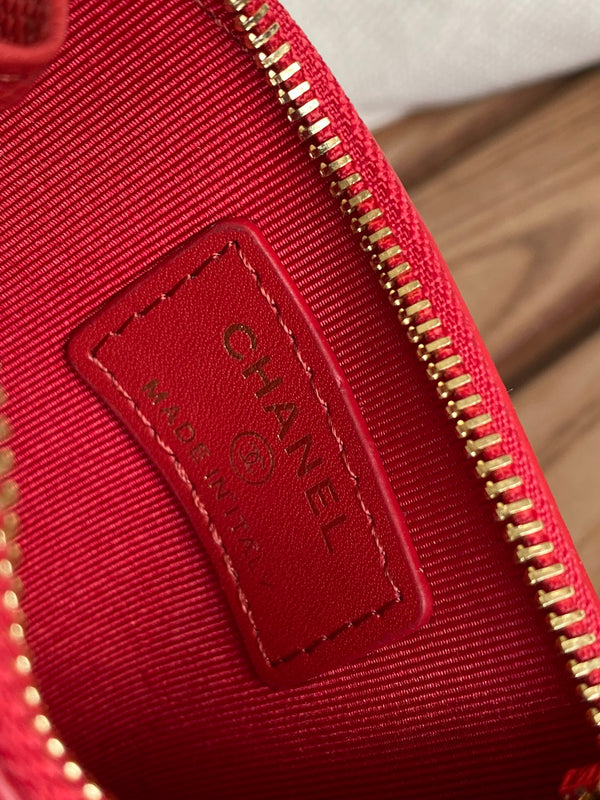 CC A84105 Coin Case Red Gold Metal Caviar 240739