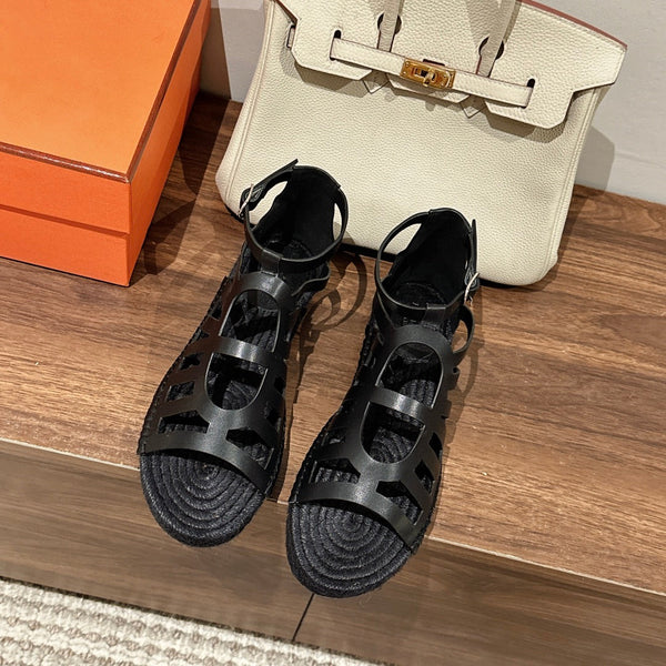 SANDALO CON SUOLA IN PAGLIA IN PELLE DI AGNELLO NERA