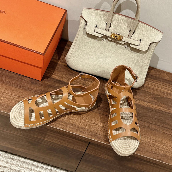 SANDALO CON SUOLA DI PAGLIA IN PELLE DI AGNELLO COLOR CARAMELLO