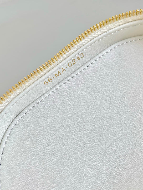 SIGNATURE VANITY 16 IN WHITE LAMBSKIN