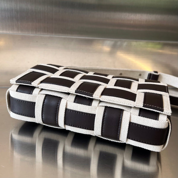 MINI CASSETTA 23 IN PELLE DI VITELLO BIANCA E NERA