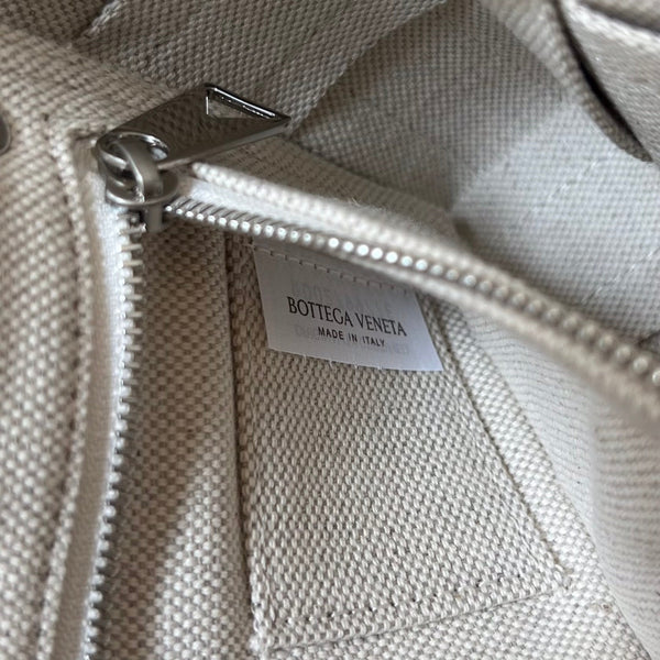 MINI CASSETTA 23 IN PELLE DI VITELLO BIANCA E NERA