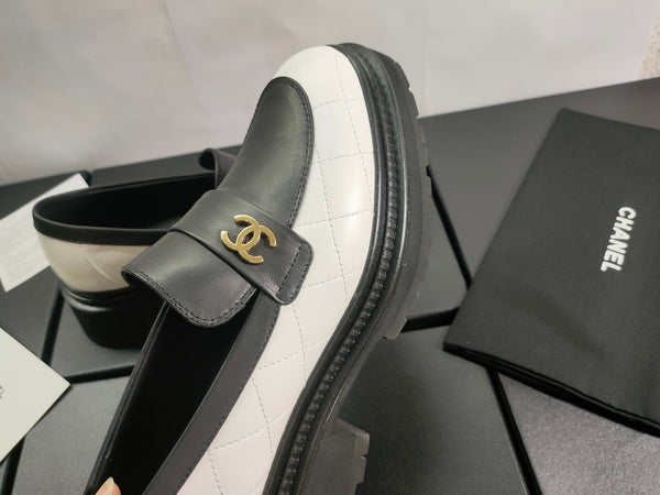 CC Moccasins 45mm White Mix Black Lambskin