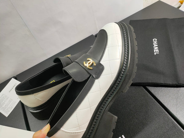 CC Moccasins 45mm White Mix Black Lambskin