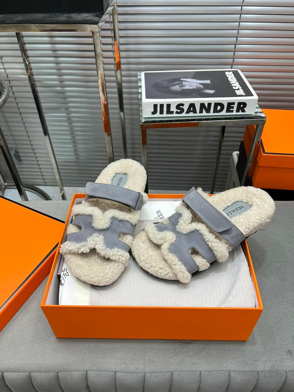 Sandalo HM Cyprus in pelle scamosciata grigia e fodera in pile 953831