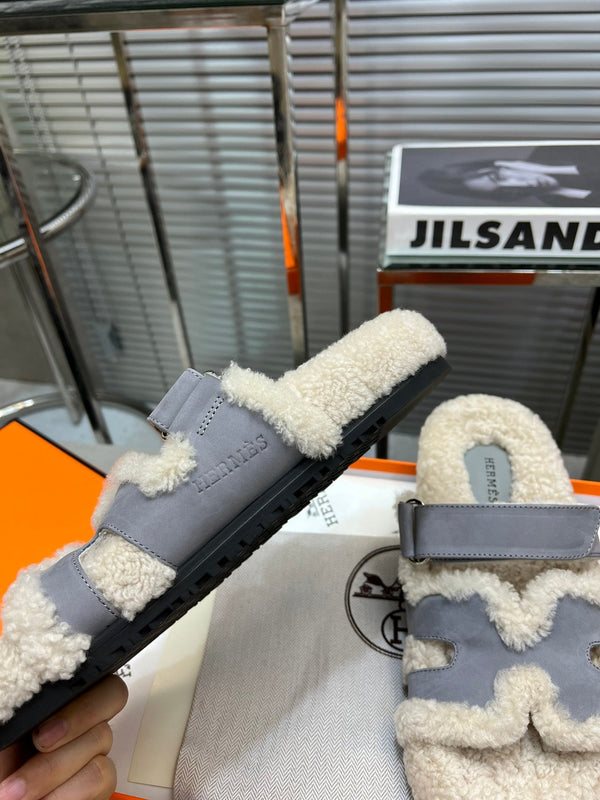 Sandalo HM Cyprus in pelle scamosciata grigia e fodera in pile 953831