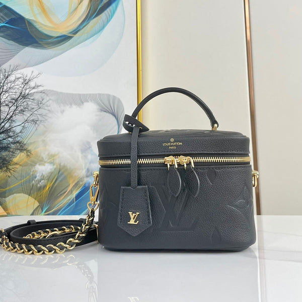 VANITY 19 IN PELLE DI VITELLO CON MONOGRAMMA IN RILIEVO NERO E FERRAMENTA ORO