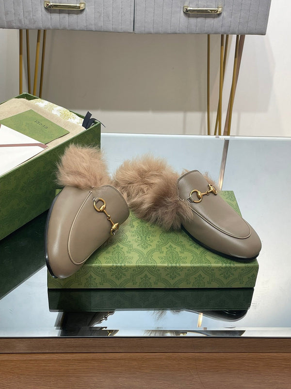 MULE CON MORSETTO IN PELLE DI VITELLO MARRONE ARACHIDI E FODERA IN LANA DI AGNELLO