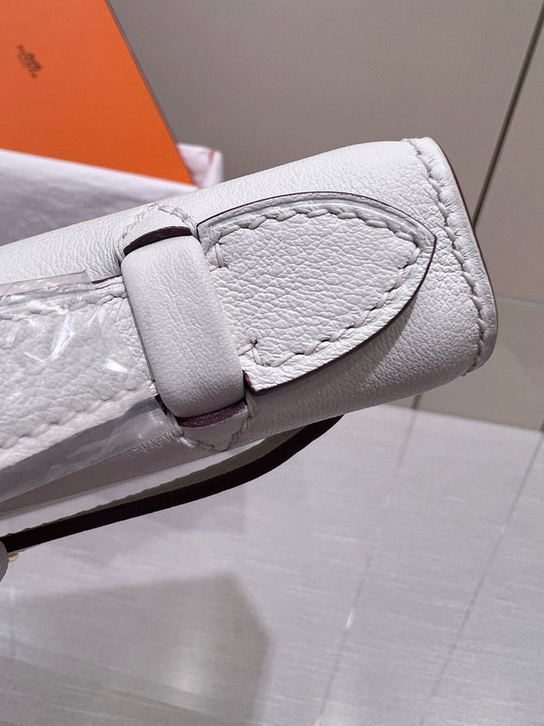 HM KELLY POCHETTE 22CM WHITE SWIFT GOLD HARDWARE