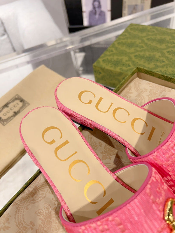 SANDALO GG CHUNKY SLIDE IN PELLE DI VITELLO ROSA BRILLANTE