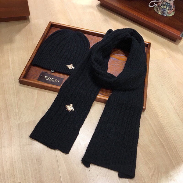 SET SCIARPA E CAPPELLO IN LANA NERA 945021 