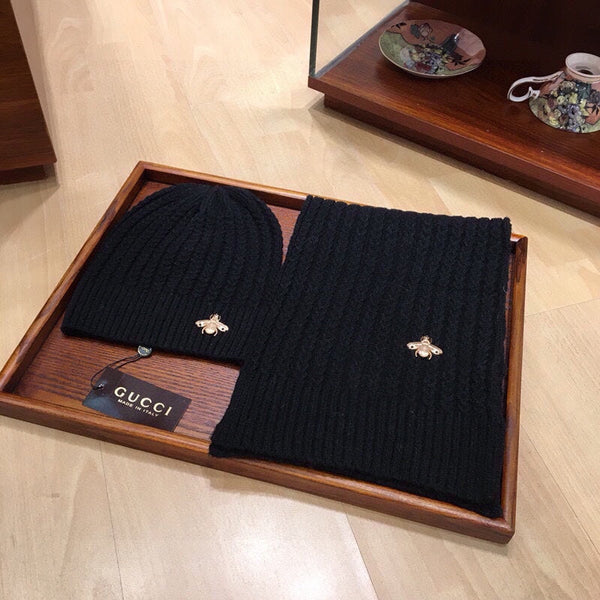 SET SCIARPA E CAPPELLO IN LANA NERA 945021 