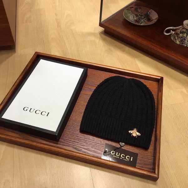 SET SCIARPA E CAPPELLO IN LANA NERA 945021 