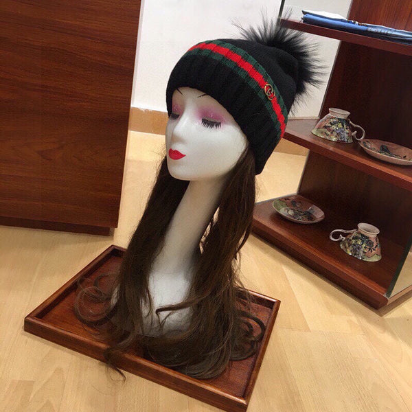 SET SCIARPA E CAPPELLO IN LANA E CASHMERE NERO 945027 